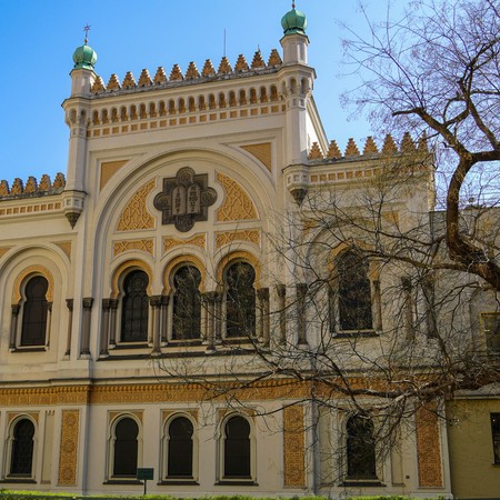100 Spires City Tours